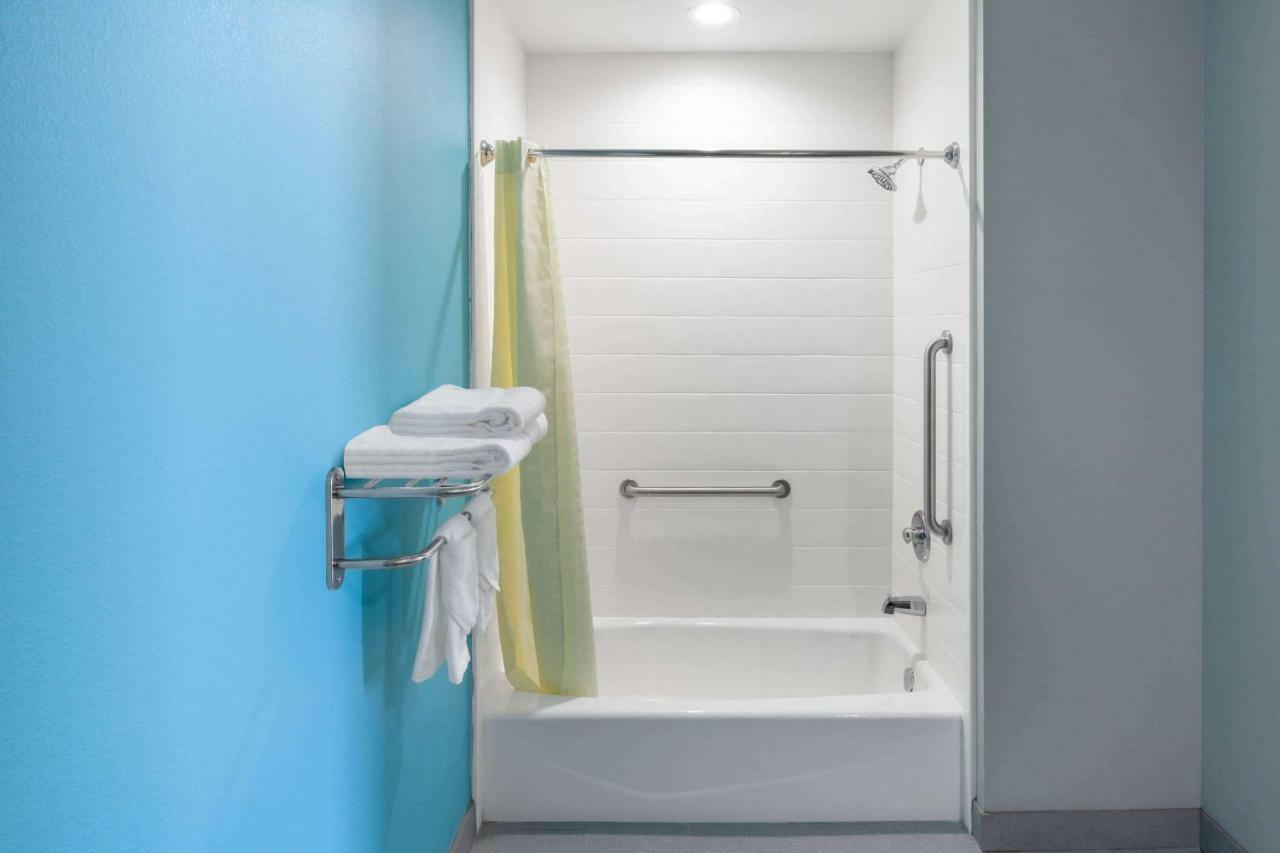 Americas Best Value Inn Houston Willowbrook Extérieur photo